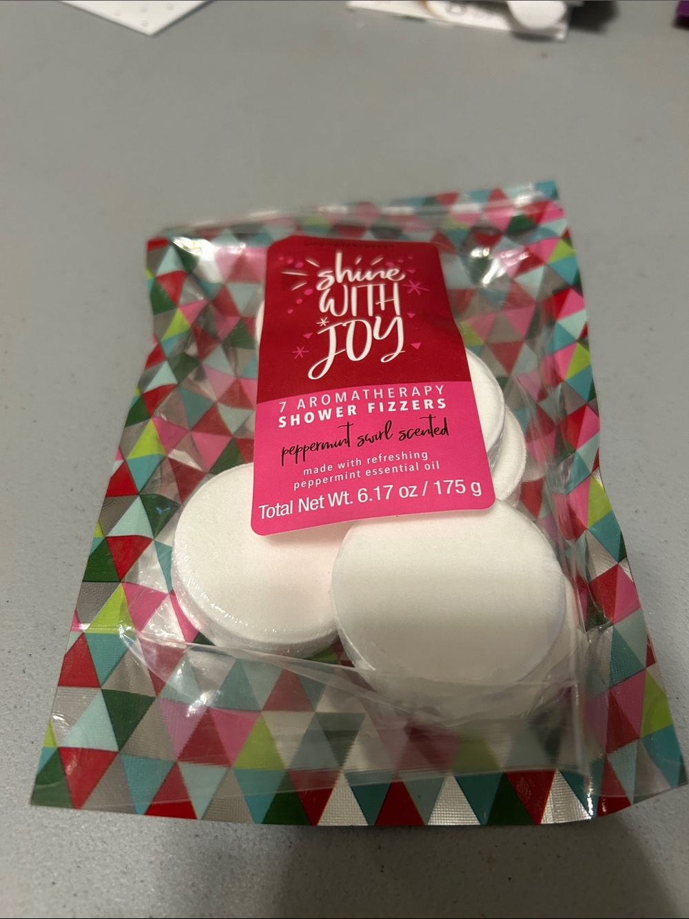 Peppermint Swirl Scented Shower Fizzers - White